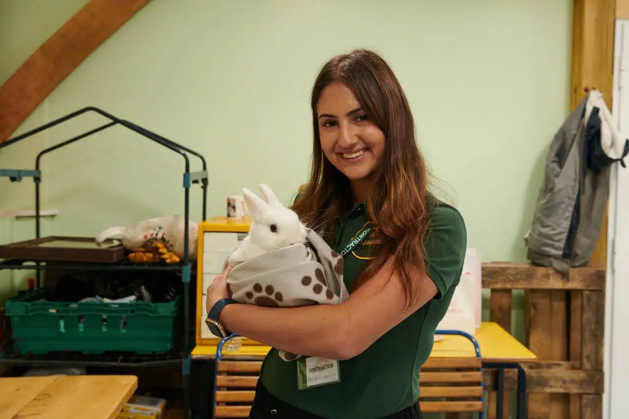 Animal Encounters as Unique Icebreakers for New College Classes